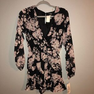 Long sleeve floral printed romper